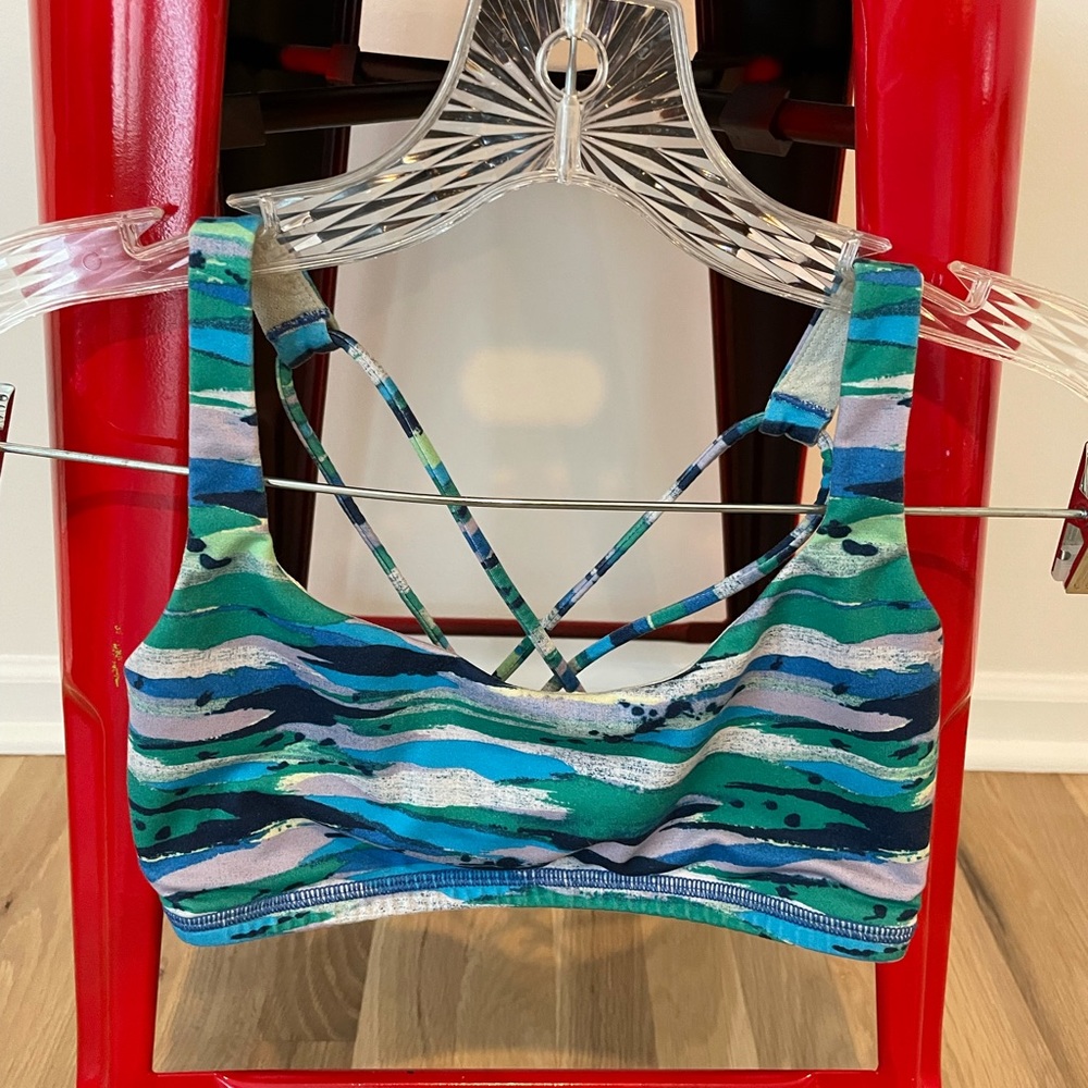 lululemon Free to Be Strappy Sports Bra!Size 4